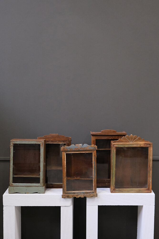 Vintage Wandschränke in verschiedenen Größen