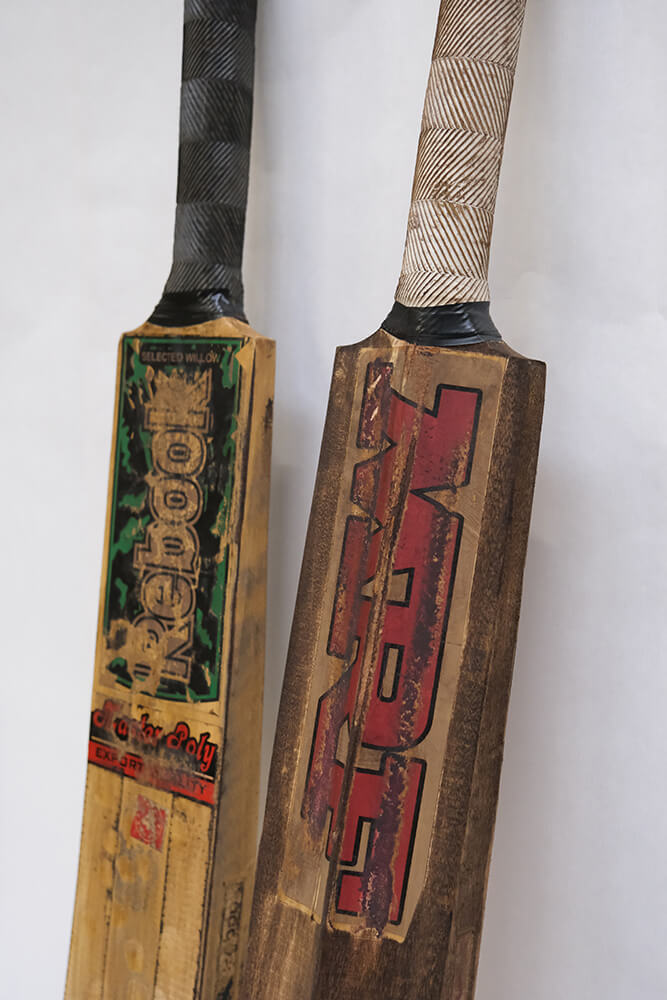 Alter Kricketschläger aus Holz mit Druck