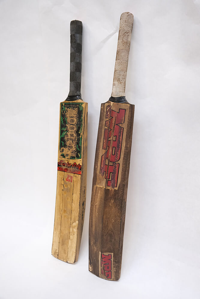 Alter Kricketschläger aus Holz mit Druck