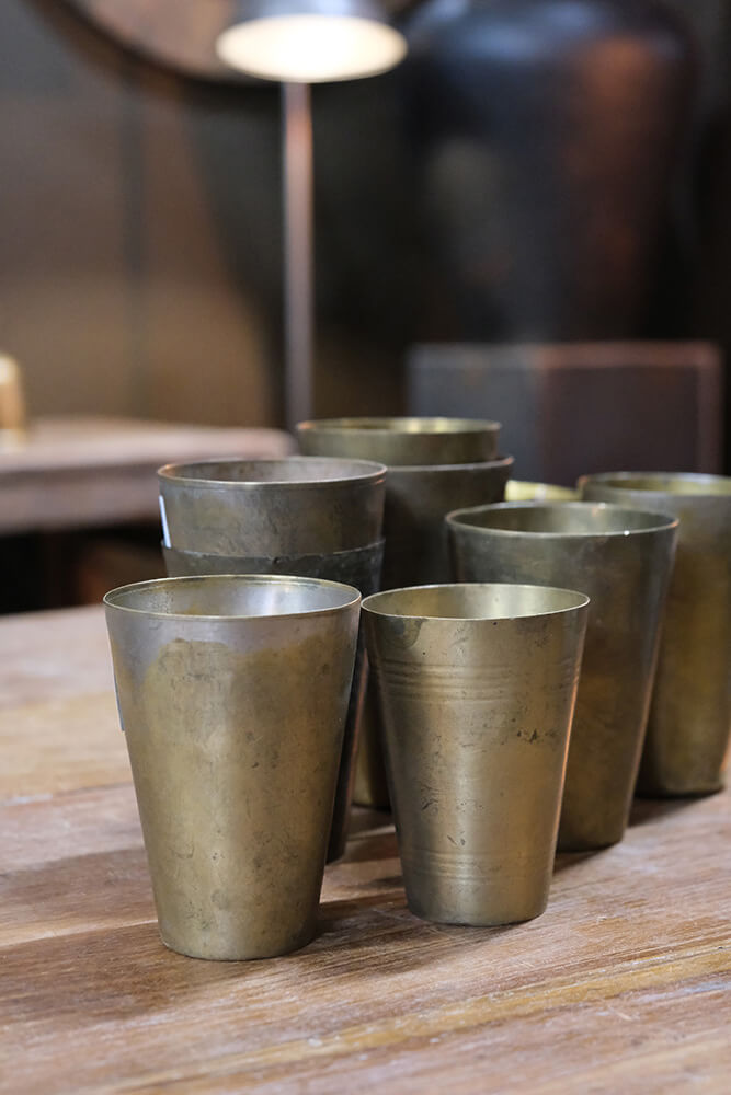Rustikale Lassi-Becher