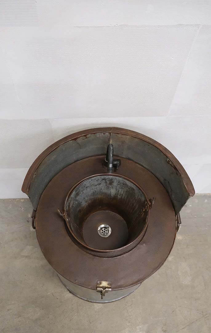 Waschbecken in Eisen