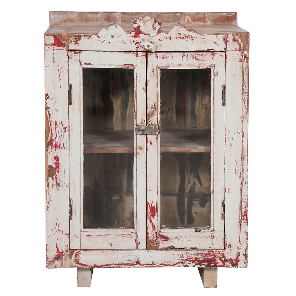 Einzigartige Vitrine mit Patina