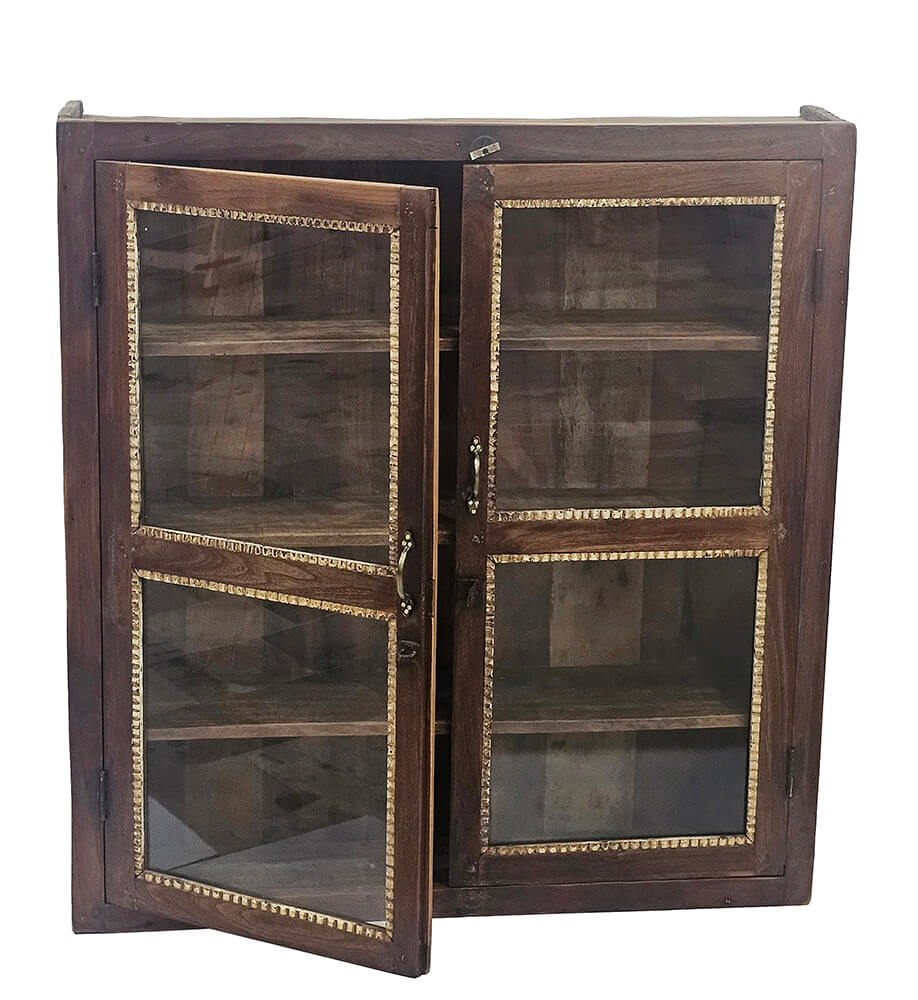 Wandschrank mit schönem Glasrahmen