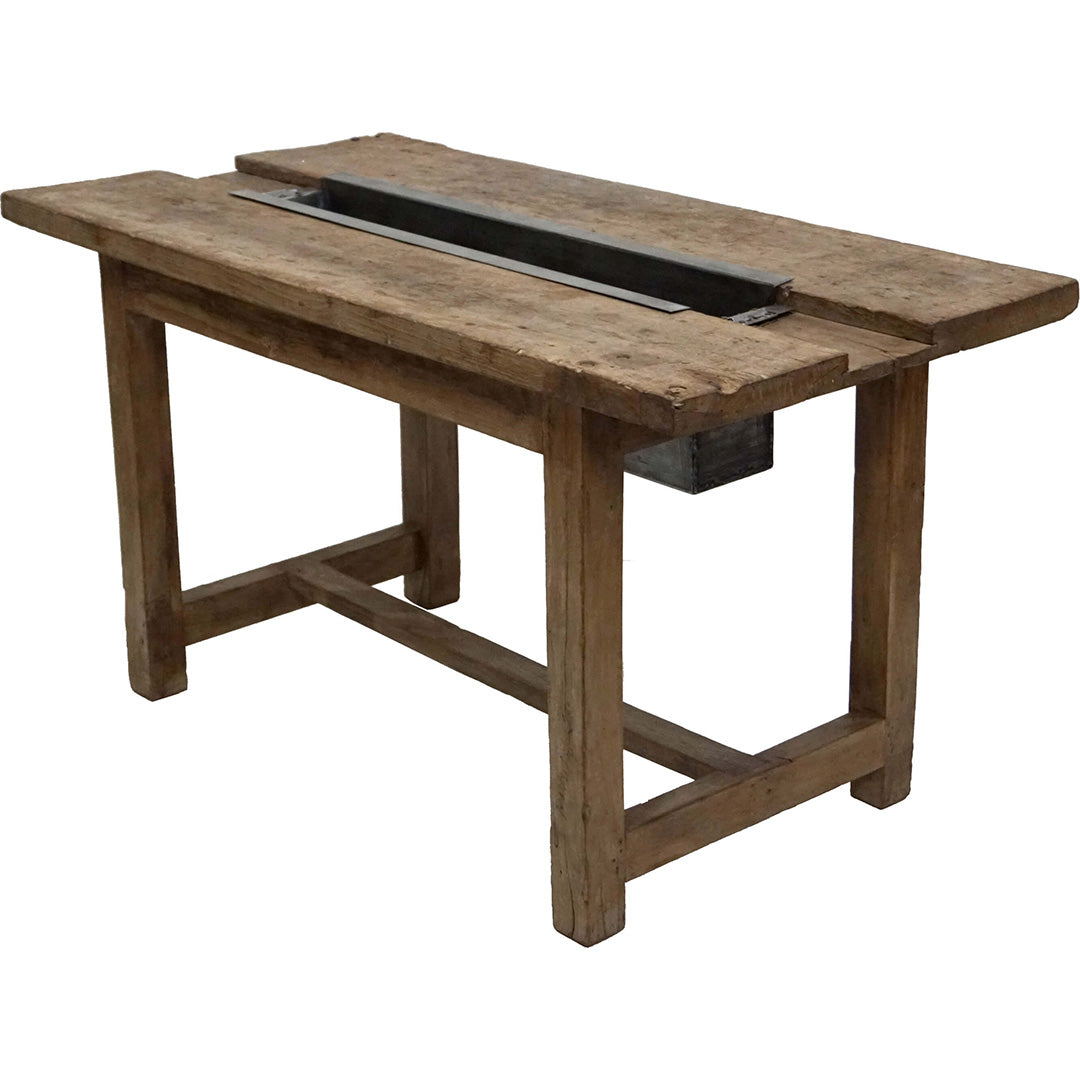 Unique Tisch mit Metallkasten