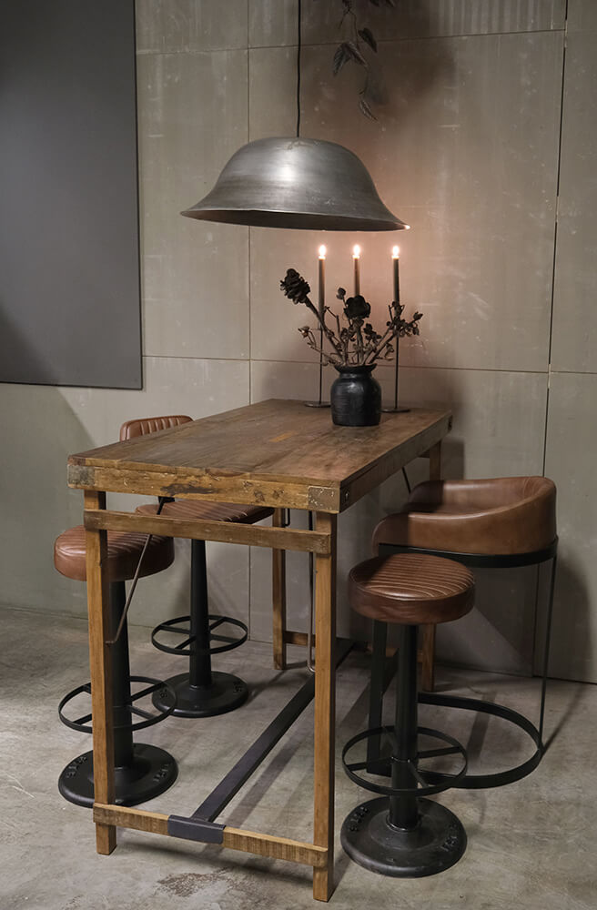 Calcutta Bartisch aus Holz - L