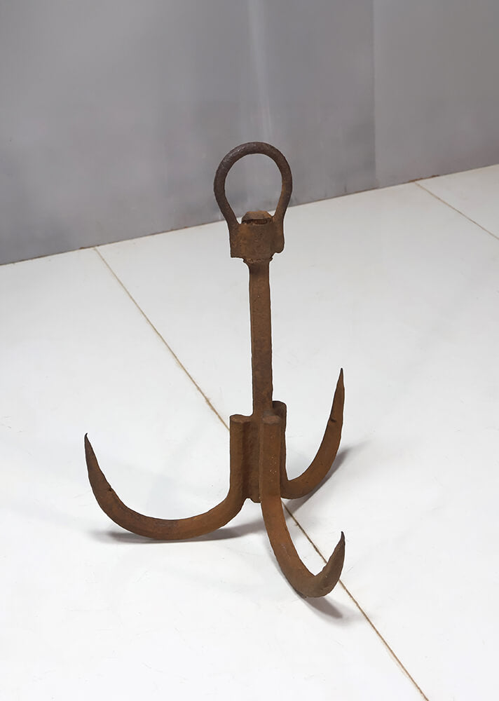 Rustikaler Schiffsanker mit 3 Haken