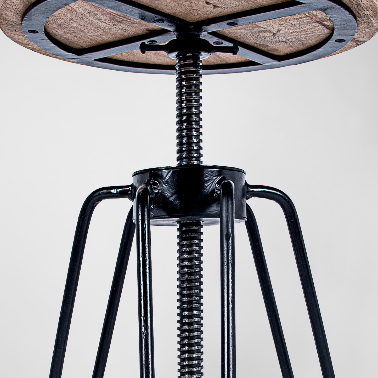 HairPin 102 – Handmade Industrie-Design Dreh-Hocker aus Metall mit Holzsitz in schwarz und kupfer