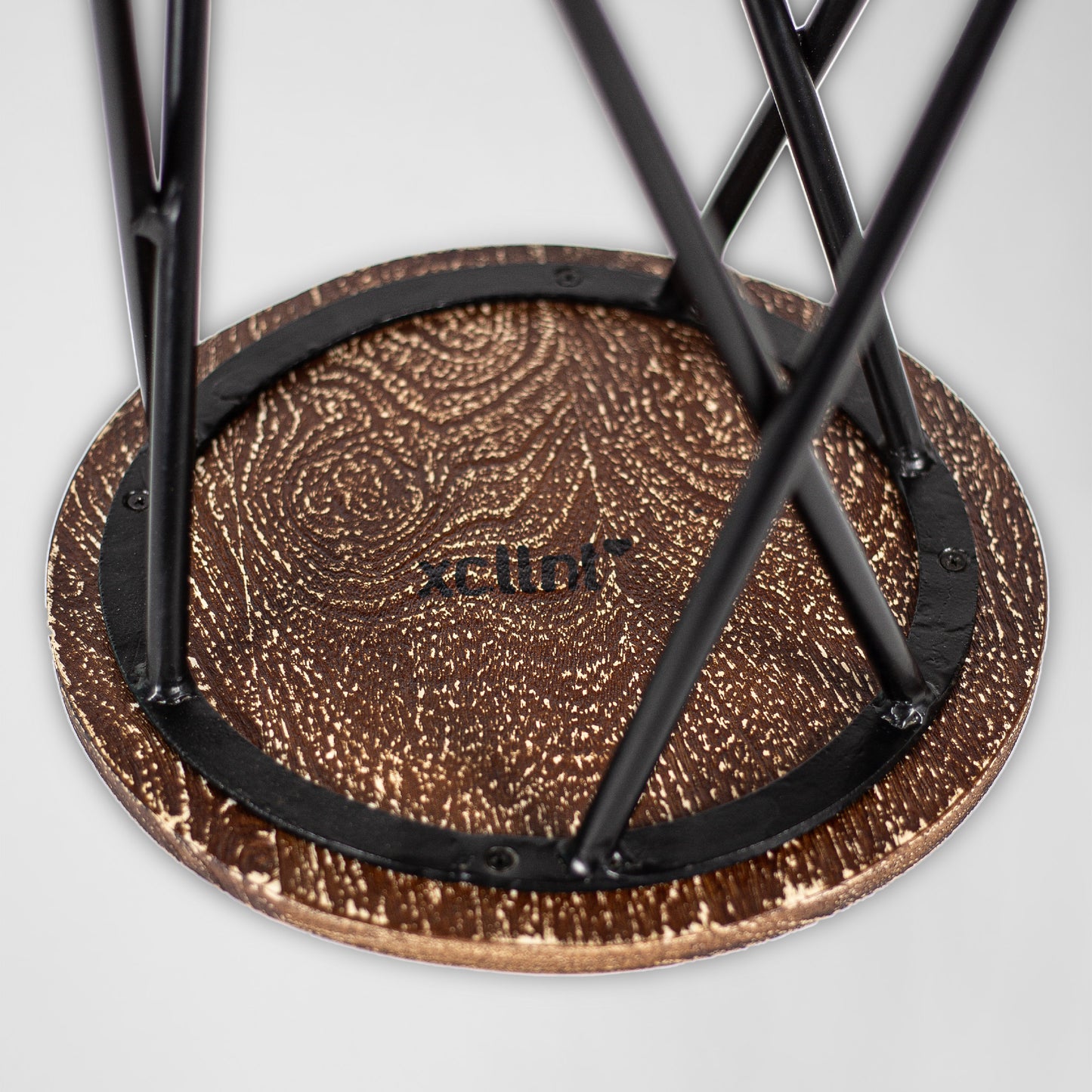 HairPin 104 – Handmade Industrie-Design Hocker aus Metall mit Holzsitz in schwarz oder weiss