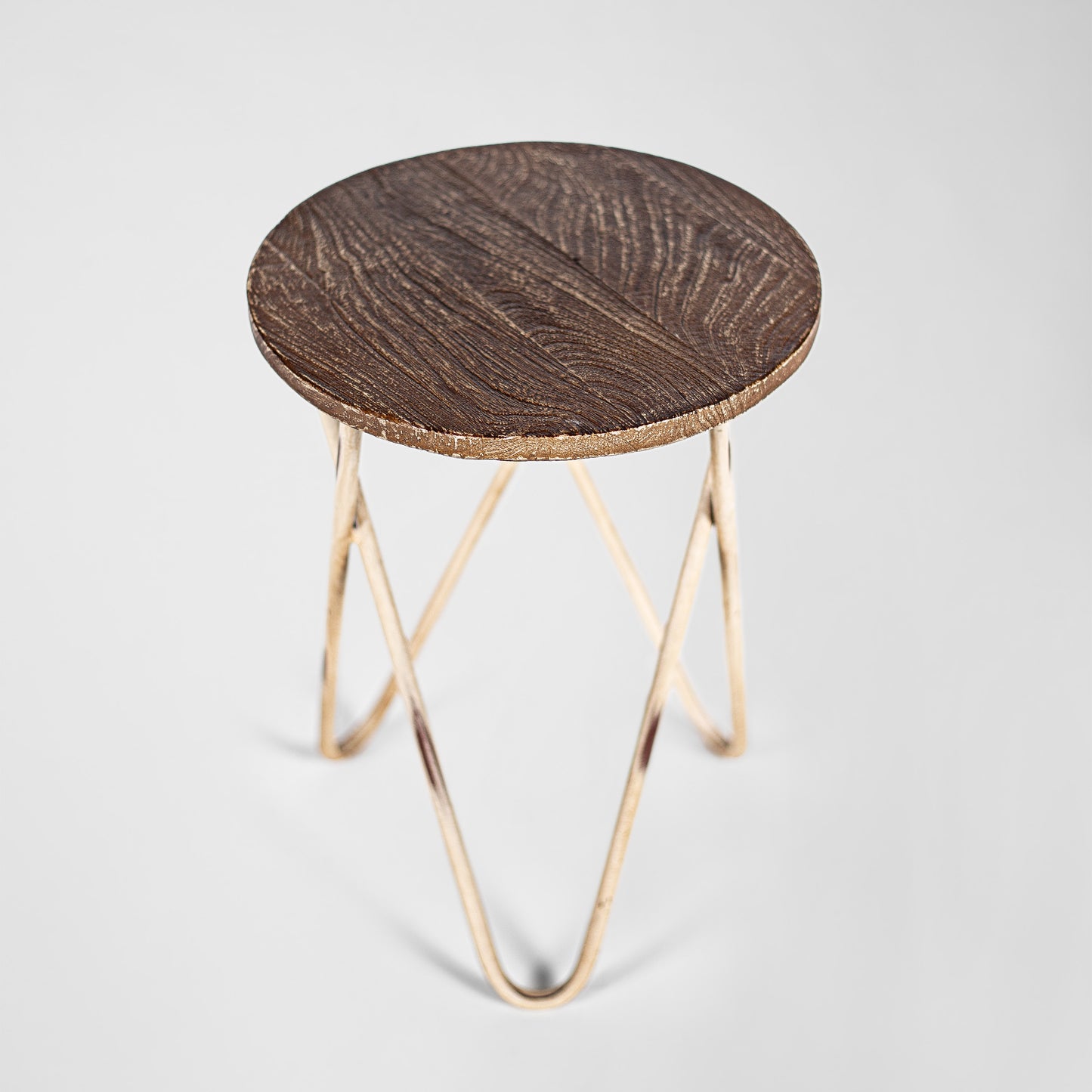 HairPin 104 – Handmade Industrie-Design Hocker aus Metall mit Holzsitz in schwarz oder weiss