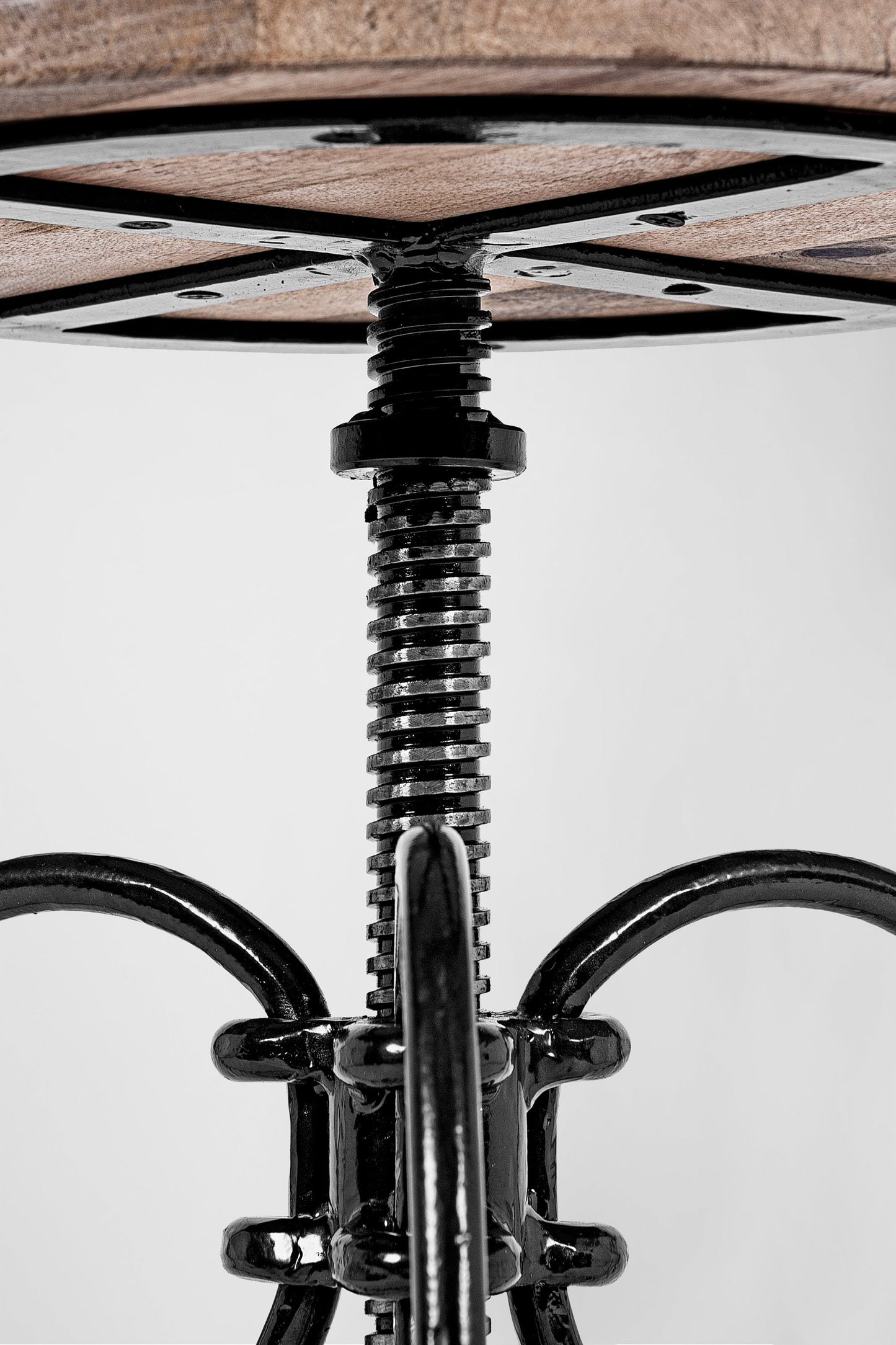 HairPin 101 – Retro Industrie Design Drehstuhl Hocker aus Metall mit Holzsitz