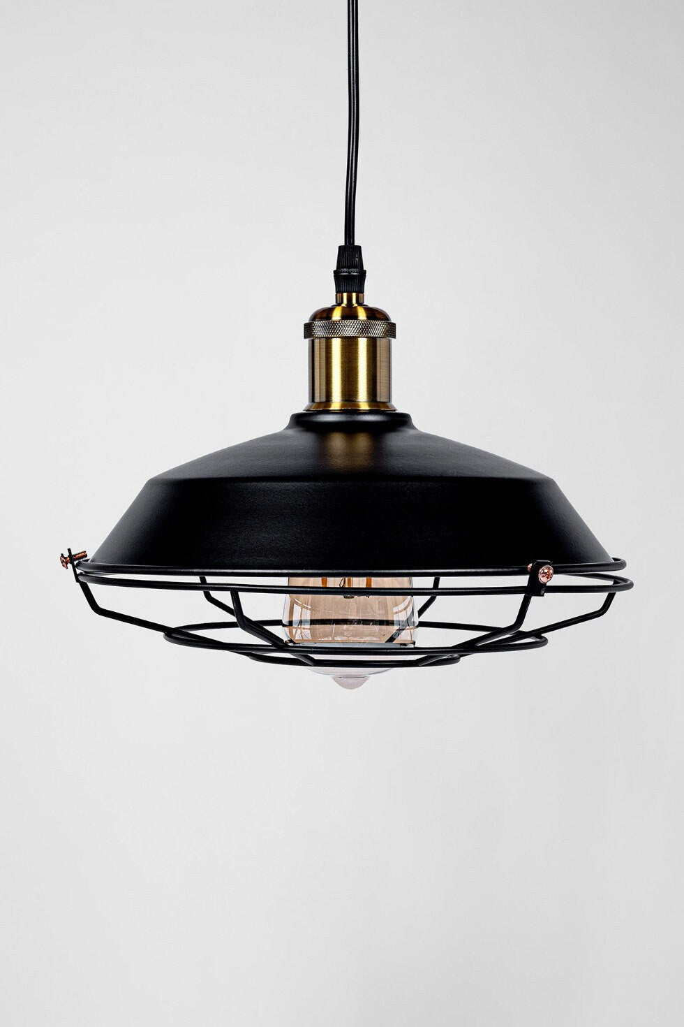 Bobby Black – Vintage Industrie Design Lampe aus Metall mit Käfig