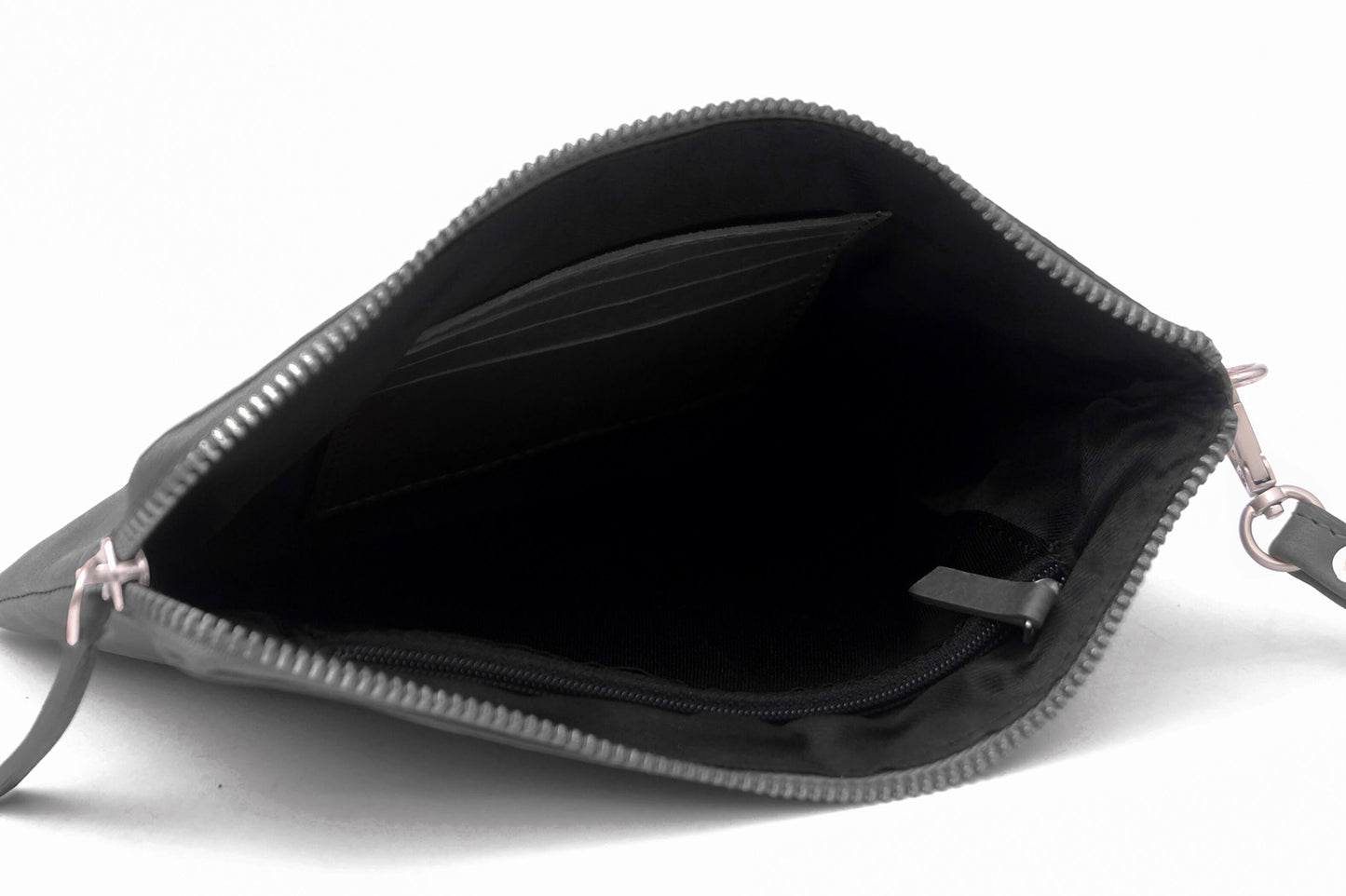 Alpha Clutch aus Leder - Schwarz