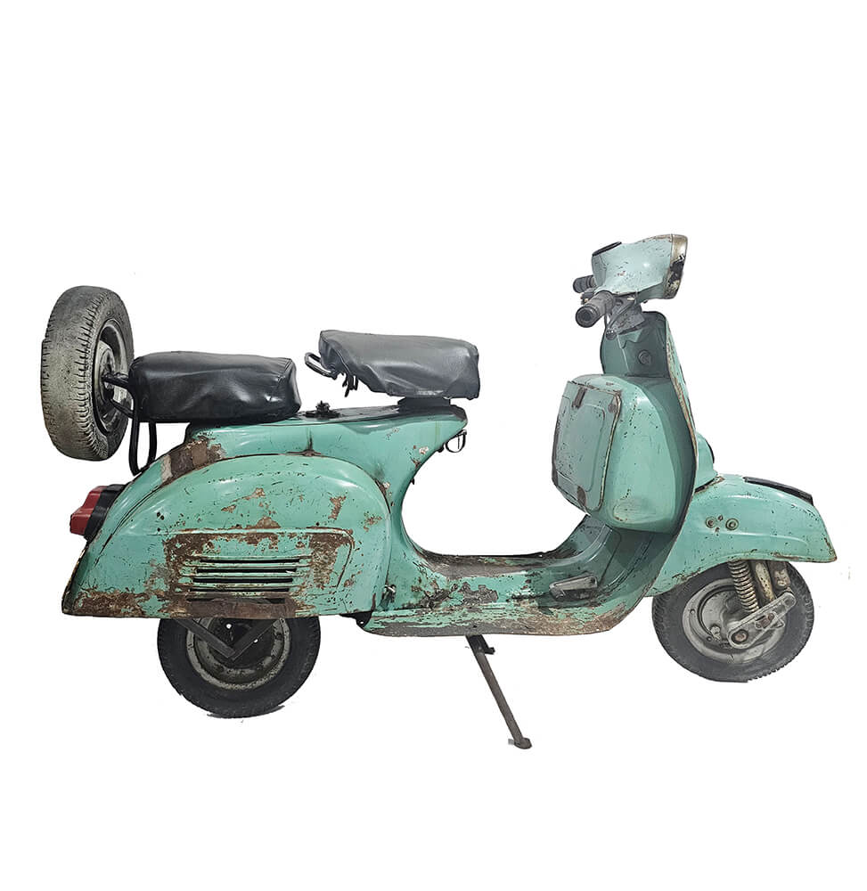 Alter, türkisblauer Roller