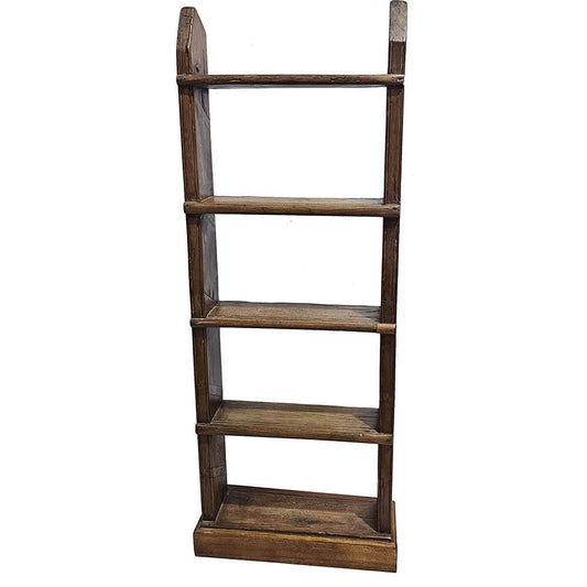 Schlichtes altes Regal