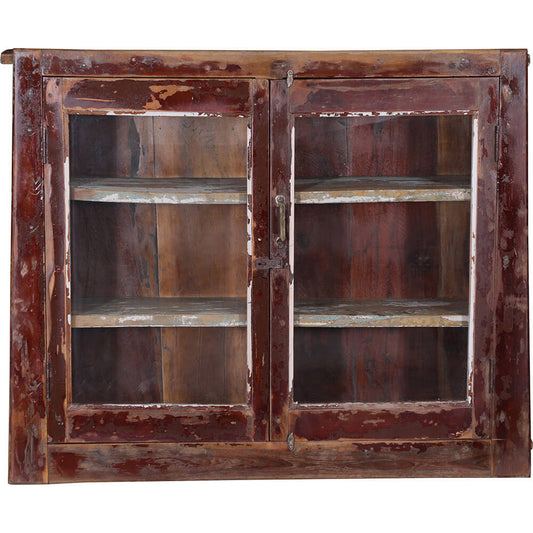 Wandschrank mit rustikaler Patina