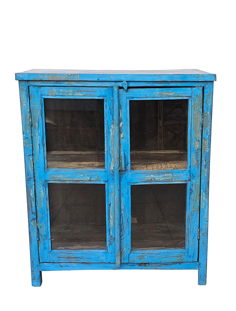 Blaue Vitrine mit Glasfront und -Seiten