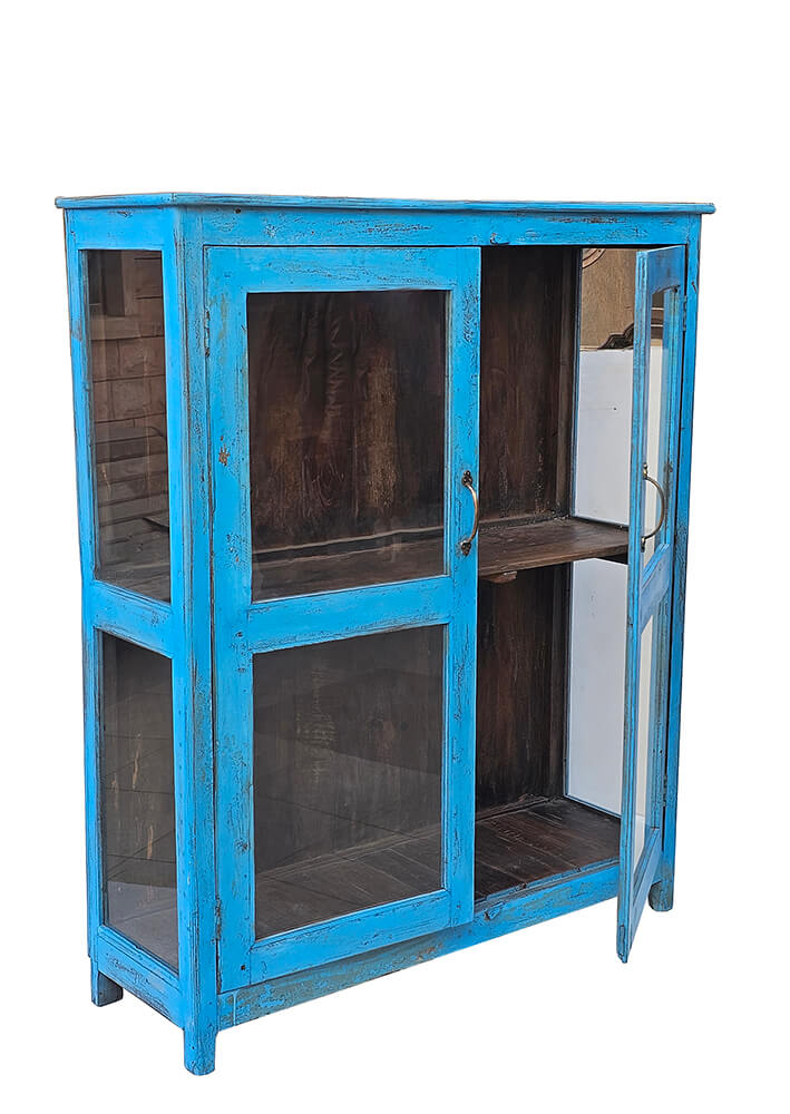 Blaue Vitrine mit Glasfront und -Seiten