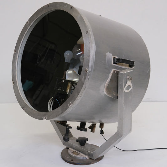 Alter toller Scheinwerfer als Stehlampe