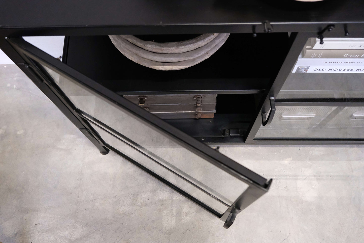 Magnum Sideboard mit Glastüren