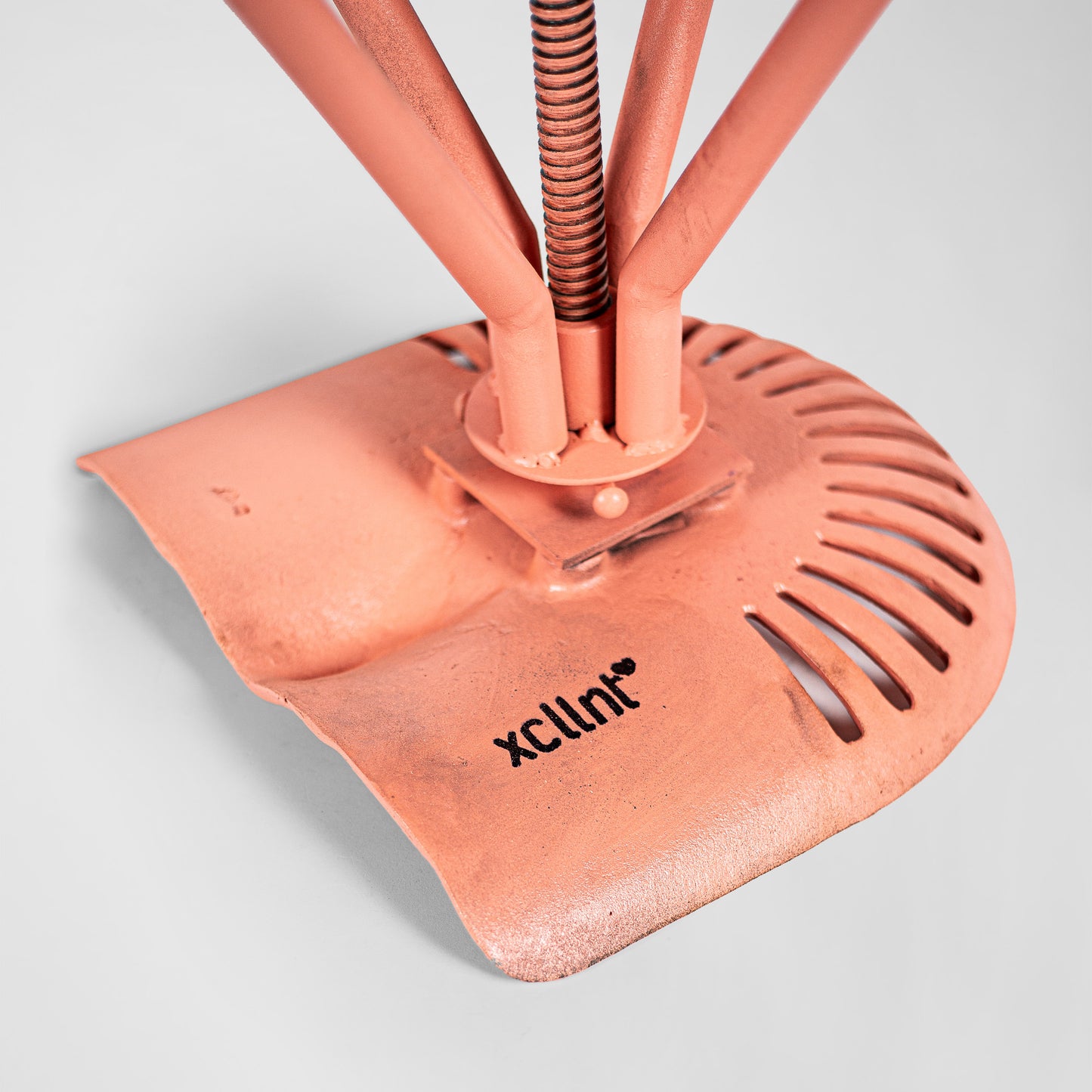Greta Grease – Handmade industrial design swivel stool made of metal in flamingo red