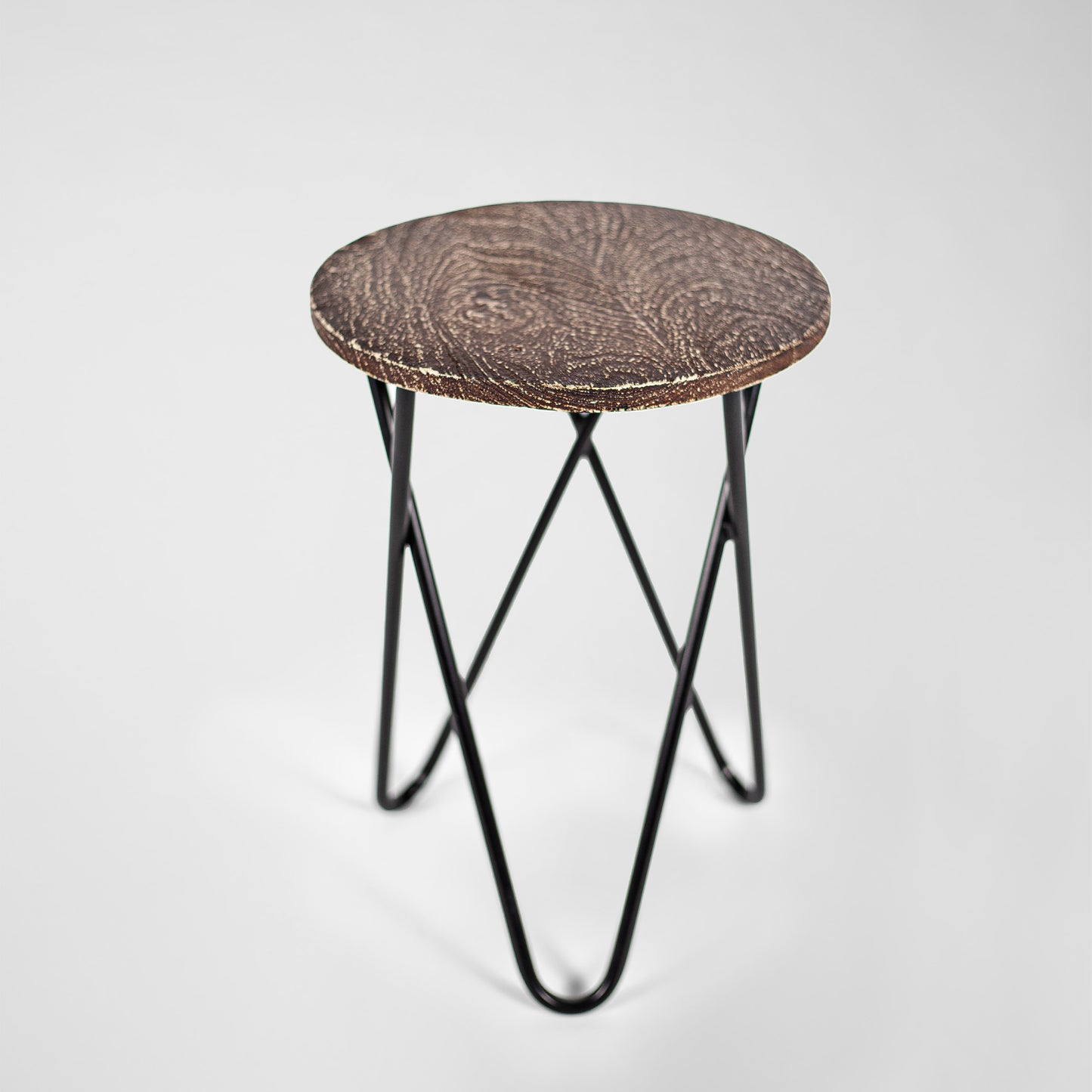 HairPin 104 – Handmade industrial design stool made of metal with wooden seat in black or white