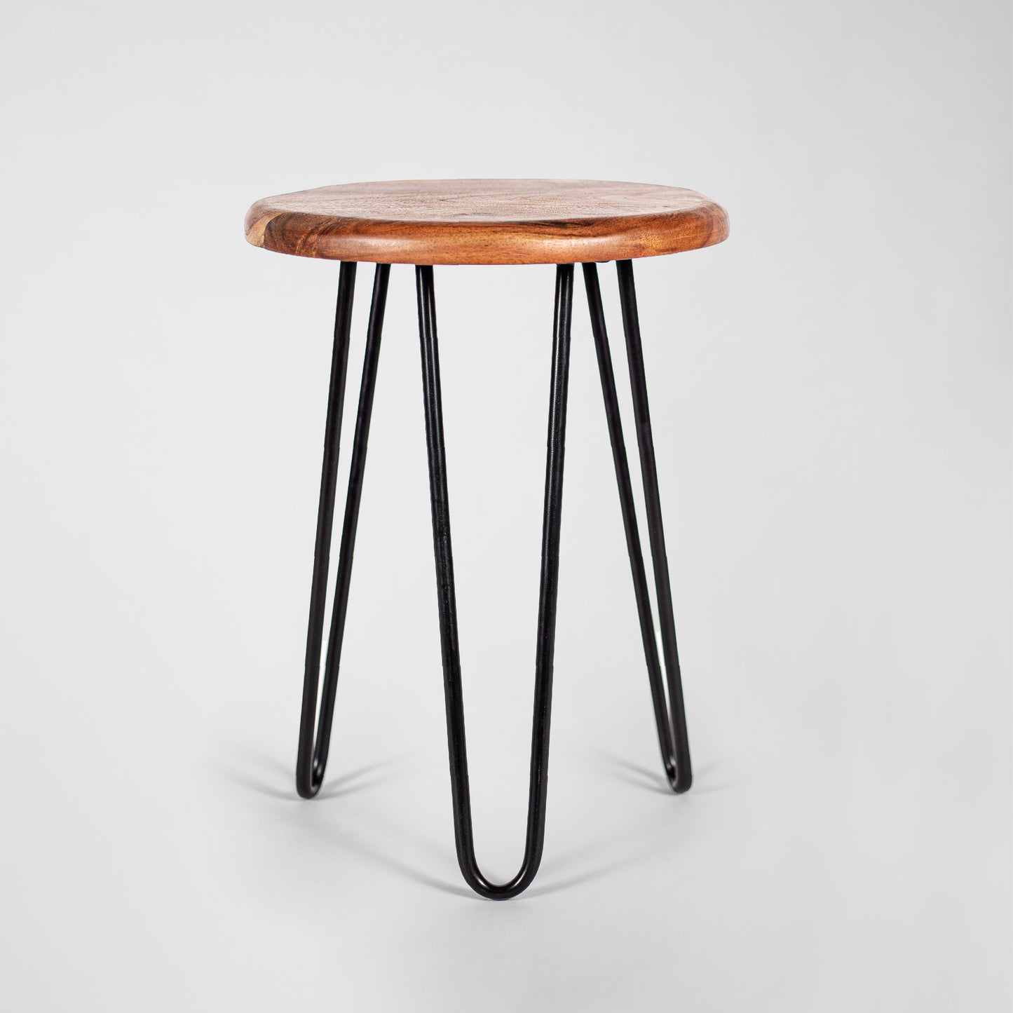 HairPin 103 – industrial design stool made of metal with wooden seat in black or copper