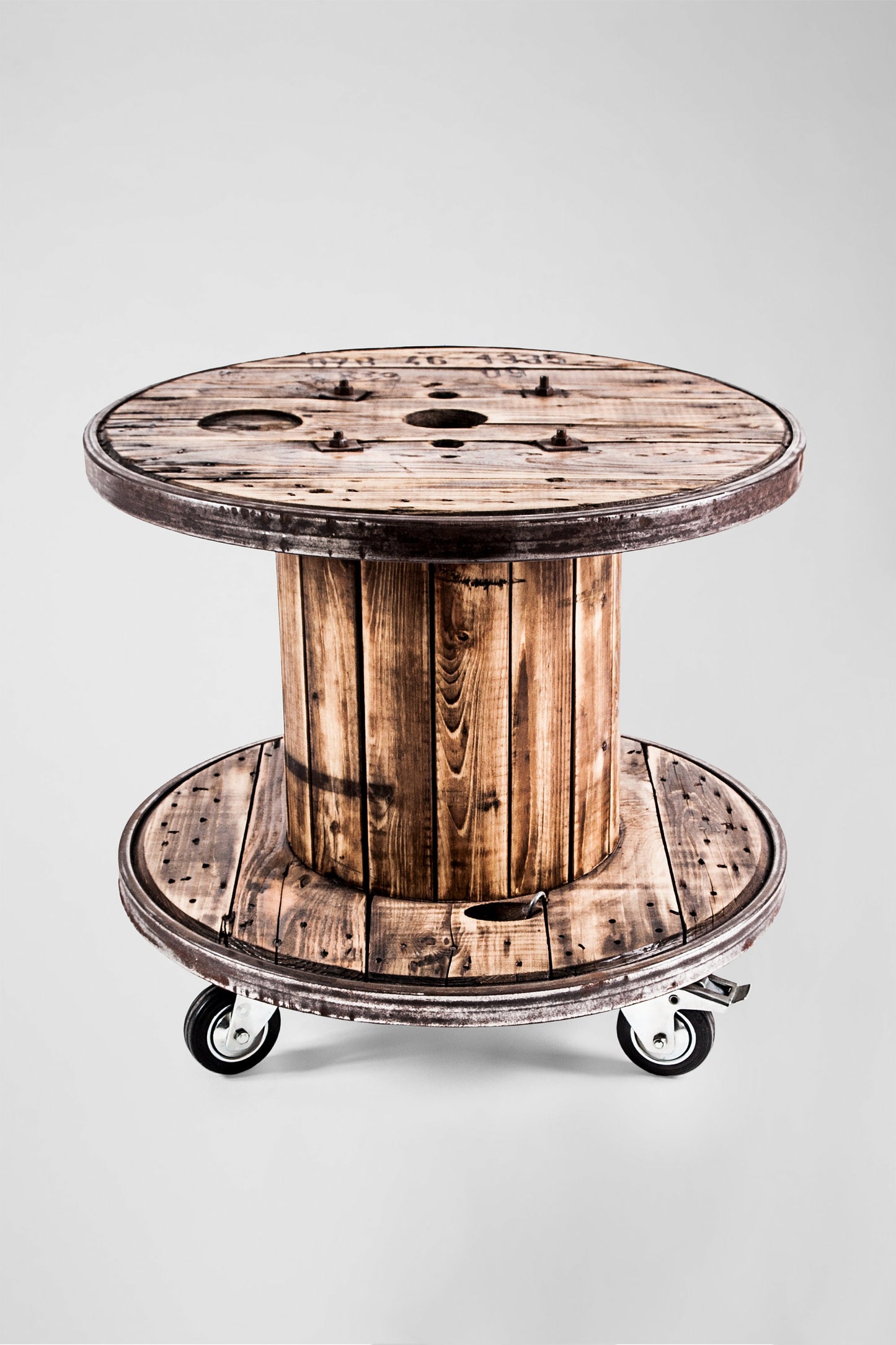 Kabeltrommel 710 - round vintage upcycled loft coffee table on wheels